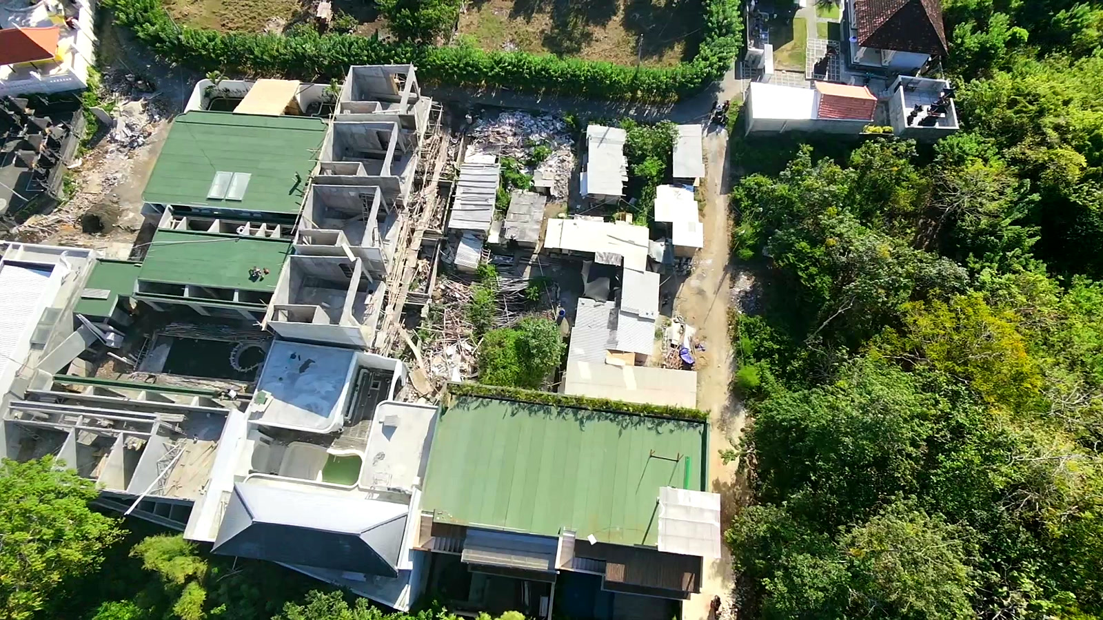 Cliffside villa development under construction, Uluwatu